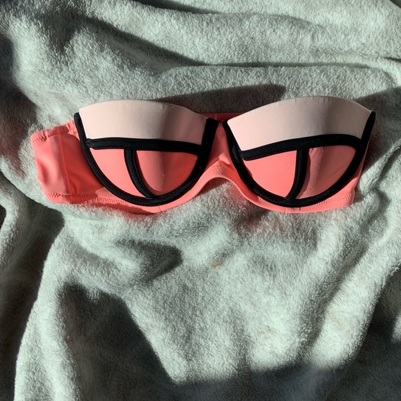 Victoria’s Secret Swim | 34B *top only* 💖 - Picture 2 of 6